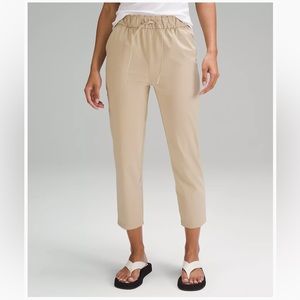 Lululemon NWT Stretch High-Rise Cropped Pant 23"
